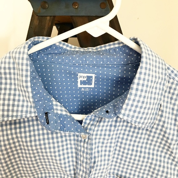 Ladies Button up Shirt - Picture 2 of 2
